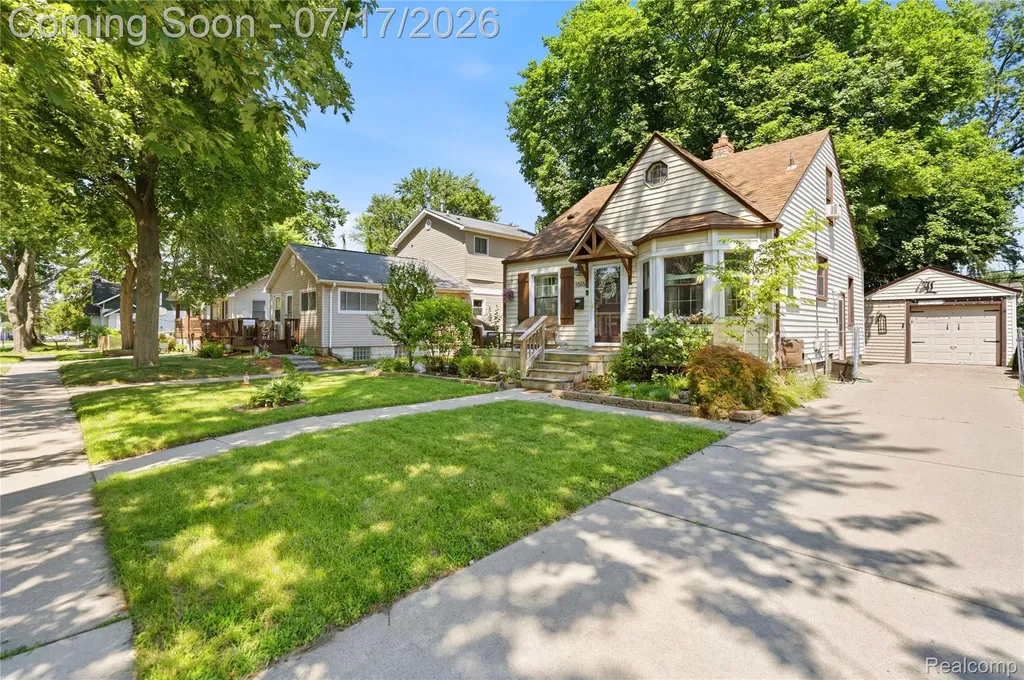 1616 N Vermont Avenue Royal Oak City MI 48067
