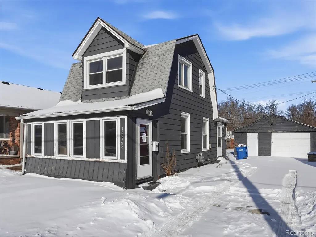 13985 Toepfer Road Warren City MI 48089