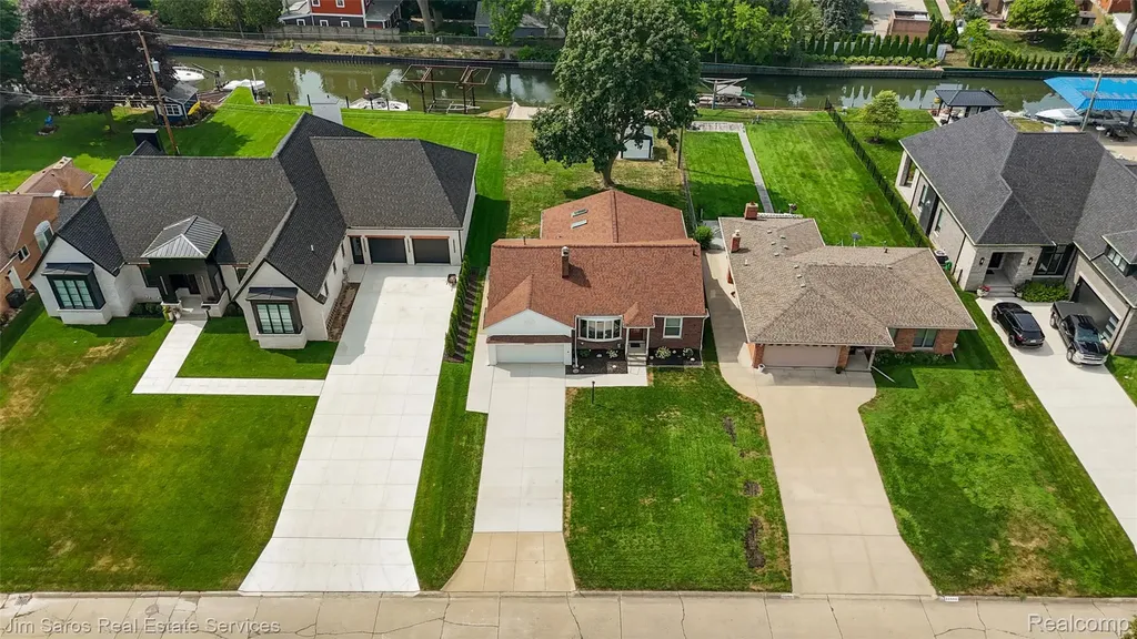22510 Ardmore Park Drive St. Clair Shores City MI 48081