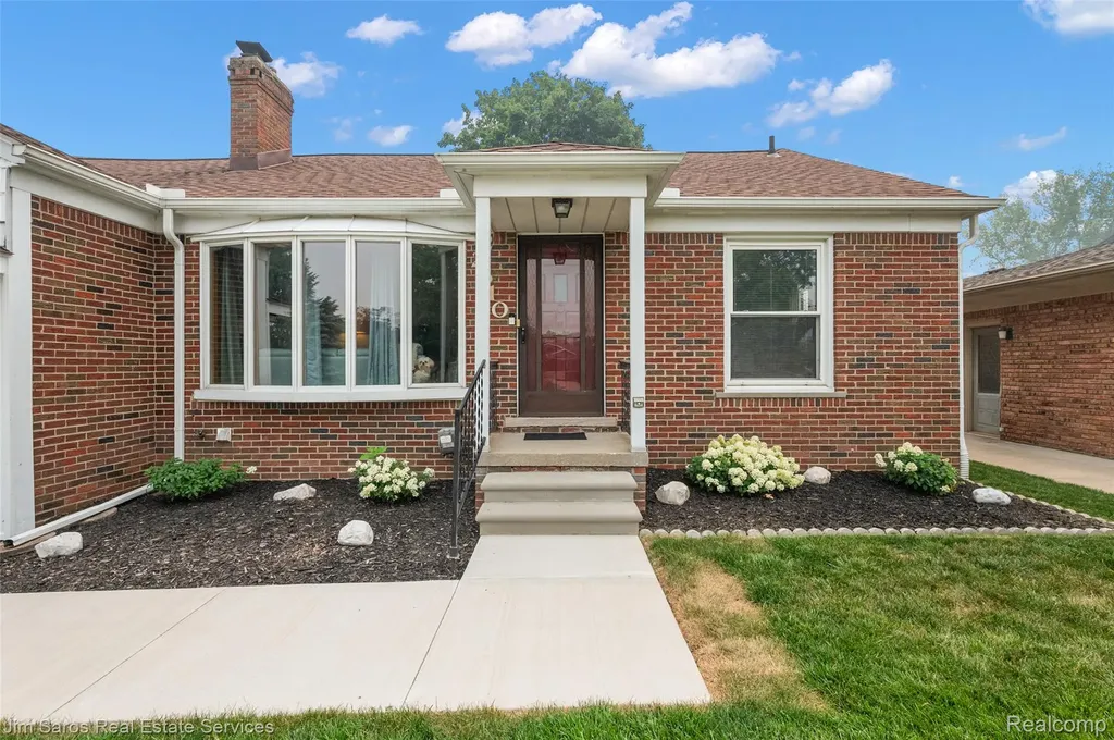 22510 Ardmore Park Drive St. Clair Shores City MI 48081