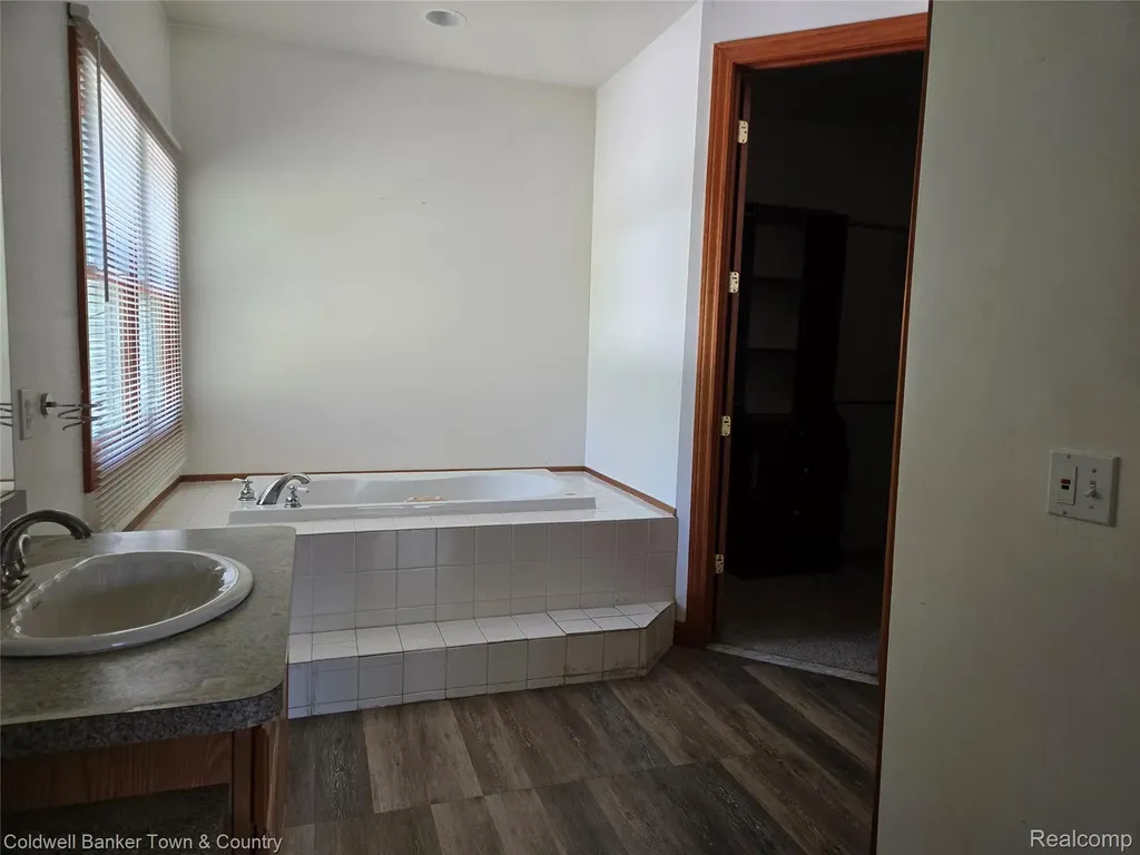 11428 Clark Road Springfield Charter Township MI 48350