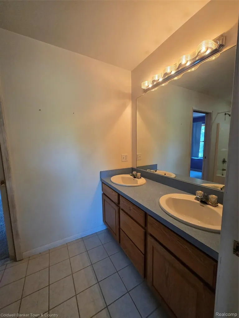 11428 Clark Road Springfield Charter Township MI 48350