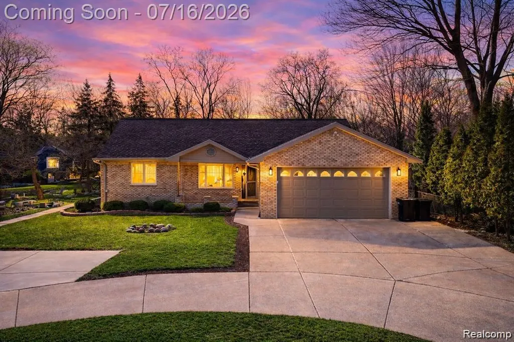 37209 Curwood Drive Sterling Heights City MI 48310