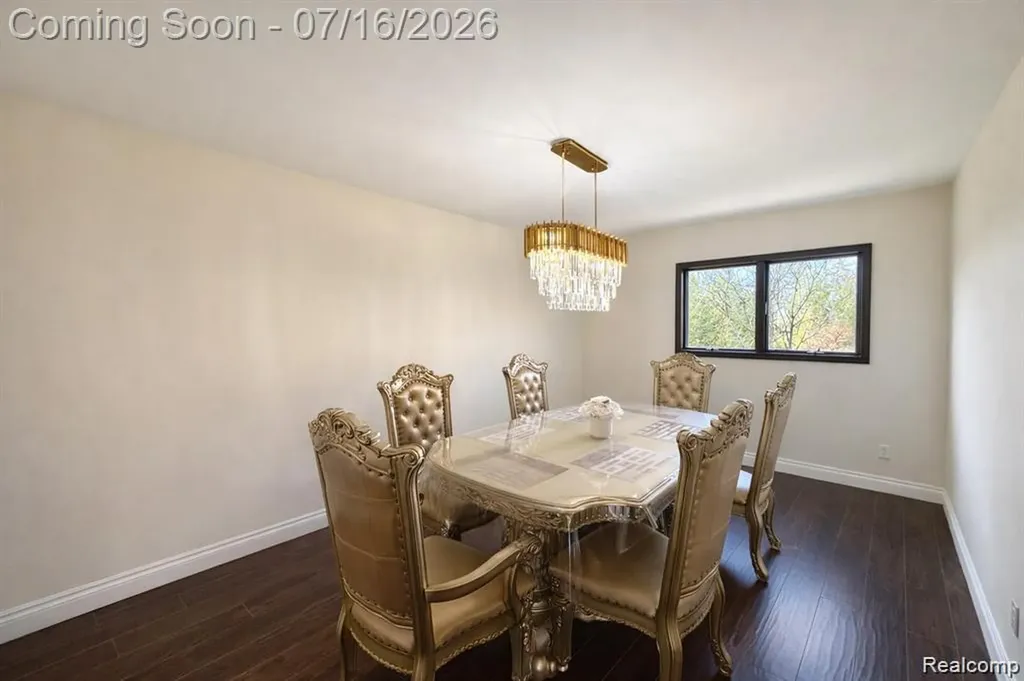 37209 Curwood Drive Sterling Heights City MI 48310