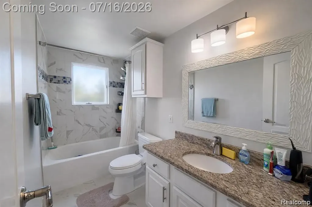 37209 Curwood Drive Sterling Heights City MI 48310