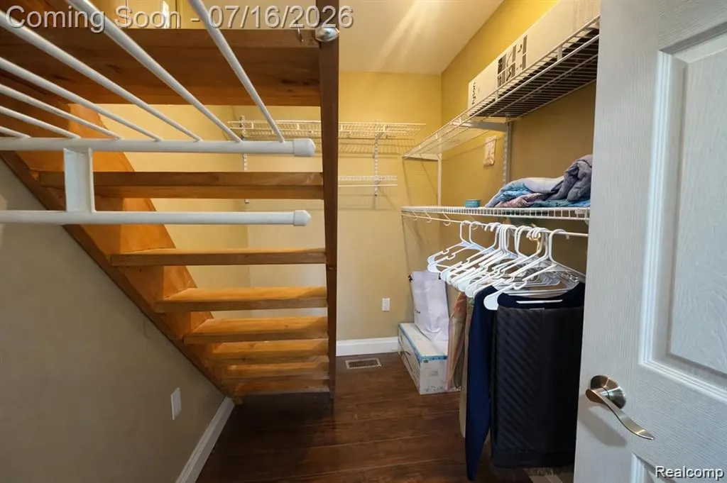 37209 Curwood Drive Sterling Heights City MI 48310
