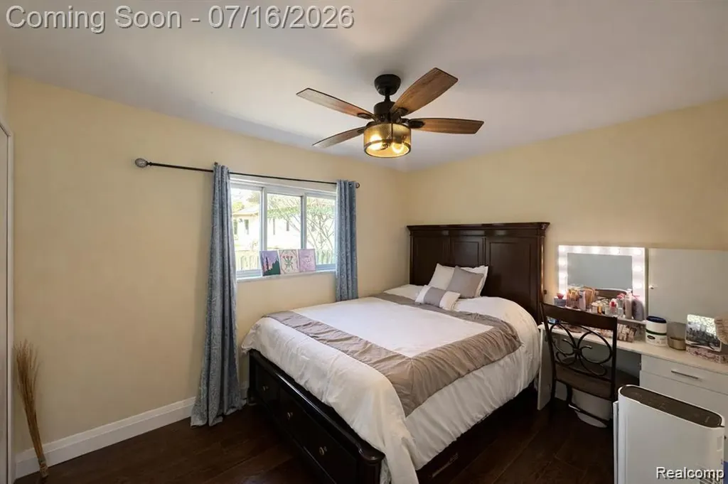 37209 Curwood Drive Sterling Heights City MI 48310