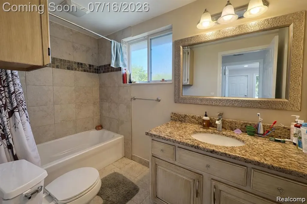 37209 Curwood Drive Sterling Heights City MI 48310
