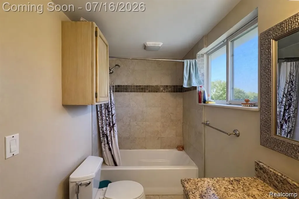 37209 Curwood Drive Sterling Heights City MI 48310