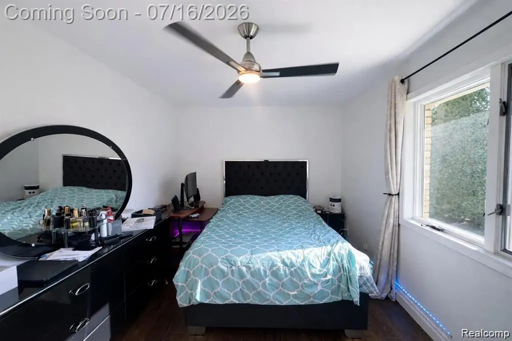 37209 Curwood Drive Sterling Heights City MI 48310