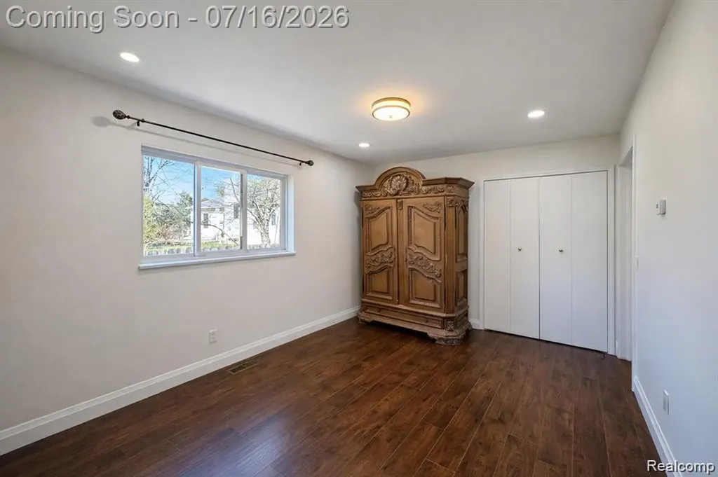 37209 Curwood Drive Sterling Heights City MI 48310