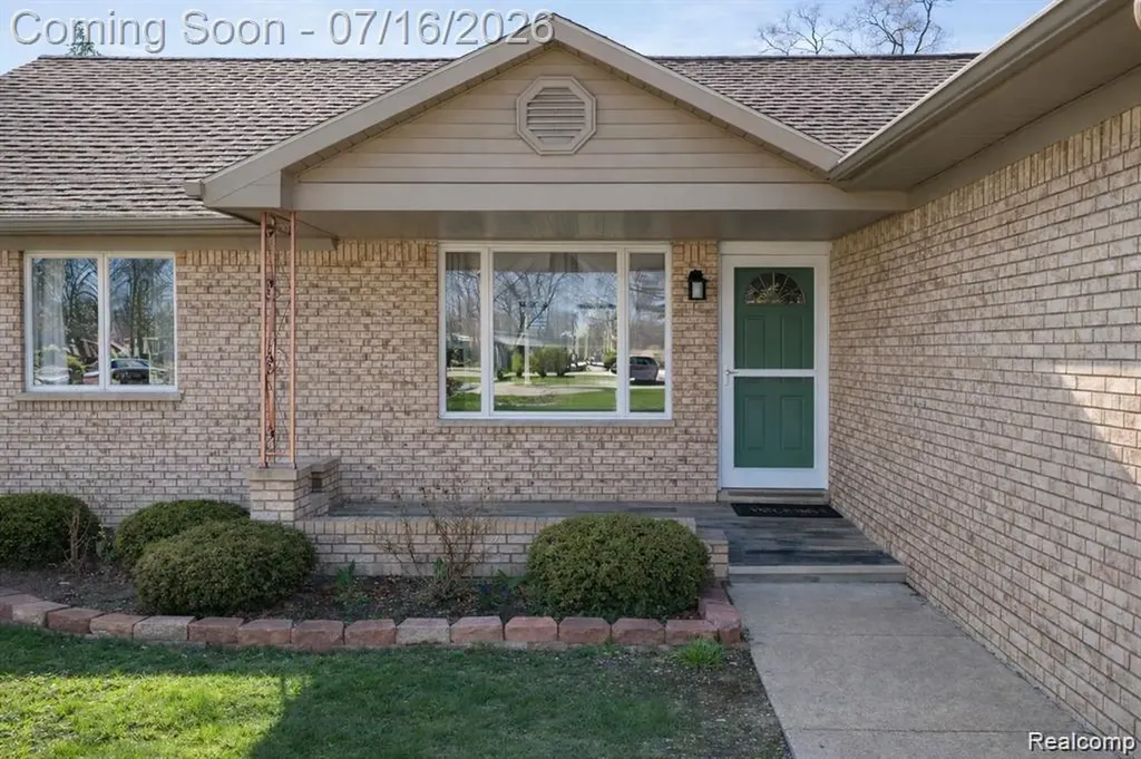 37209 Curwood Drive Sterling Heights City MI 48310