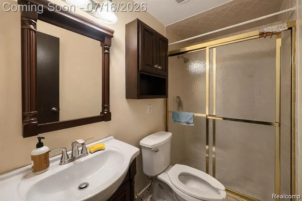 37209 Curwood Drive Sterling Heights City MI 48310