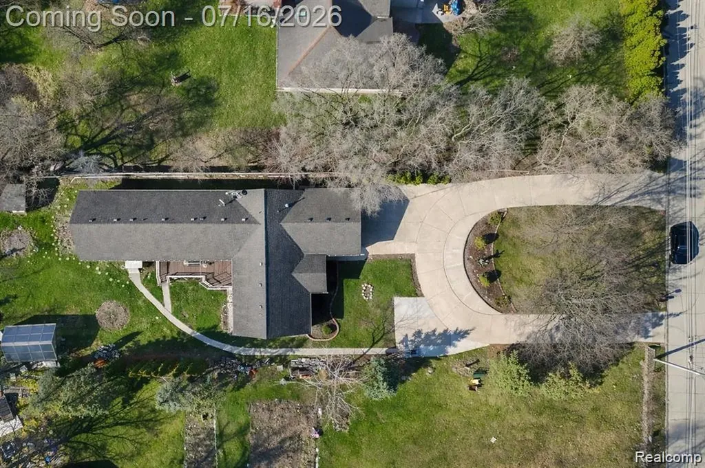 37209 Curwood Drive Sterling Heights City MI 48310
