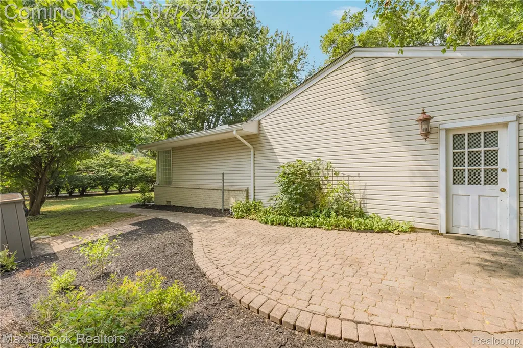 520 Hillboro Drive Bloomfield Hills City MI 48301