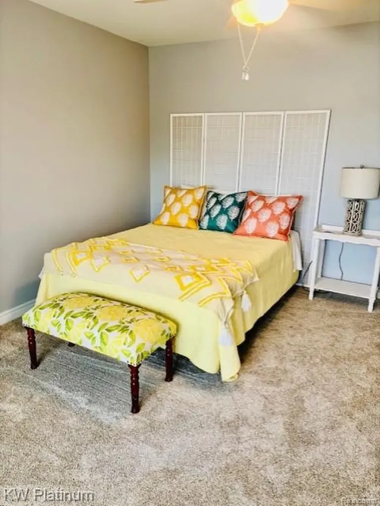 819 E Pointe Port Huron City MI 48060