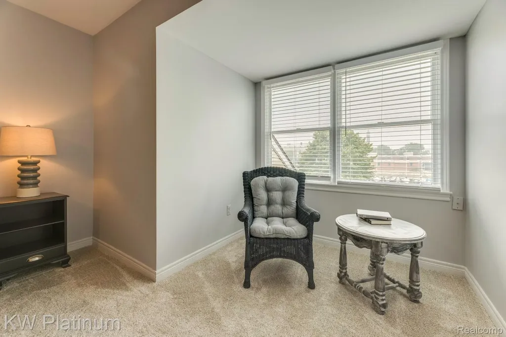 819 E Pointe Port Huron City MI 48060