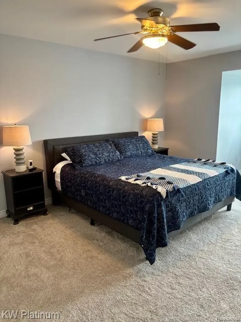 819 E Pointe Port Huron City MI 48060