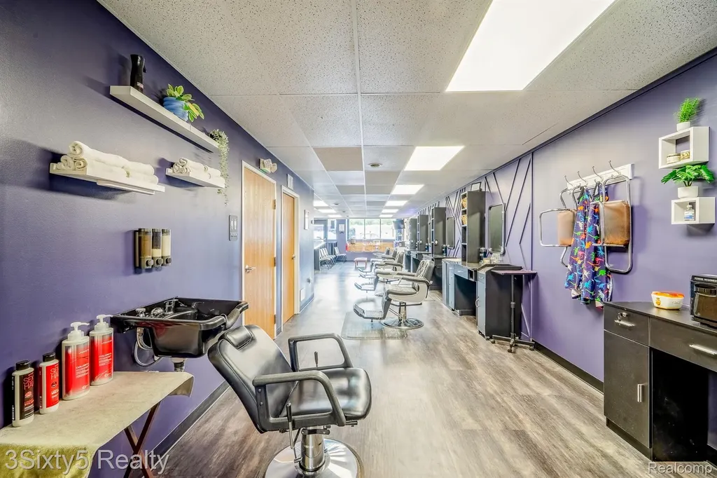 2235 West Road Trenton City MI 48183
