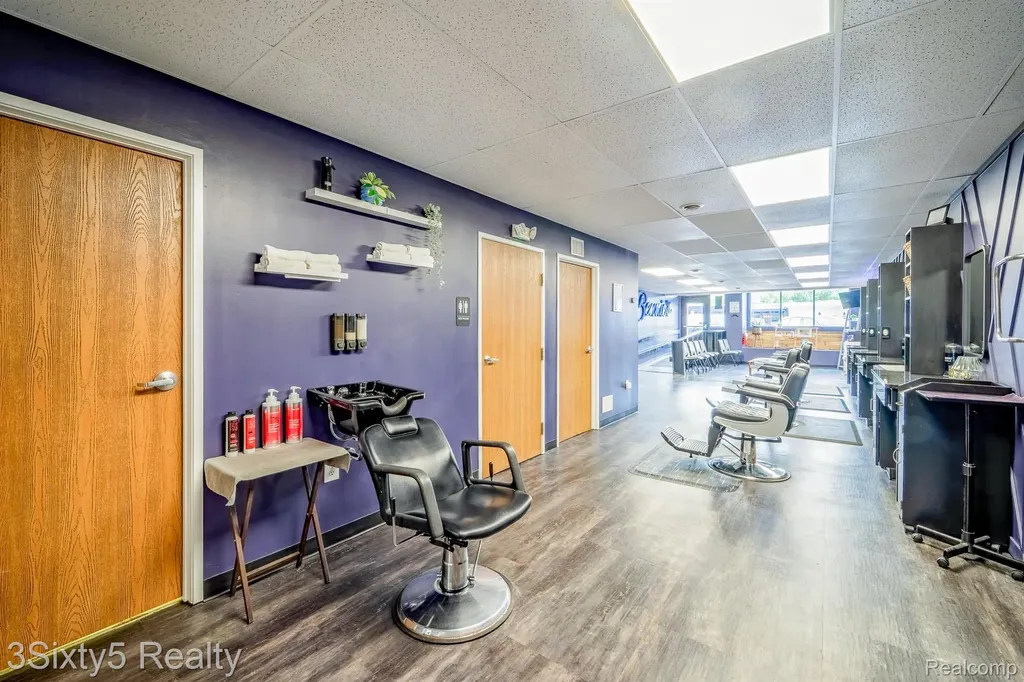 2235 West Road Trenton City MI 48183