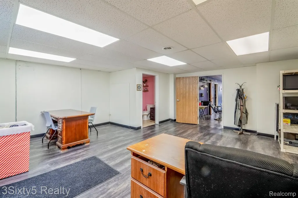 2235 West Road Trenton City MI 48183