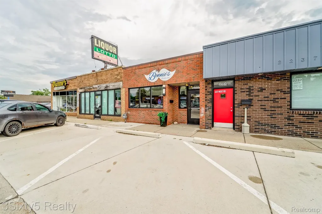2235 West Road Trenton City MI 48183