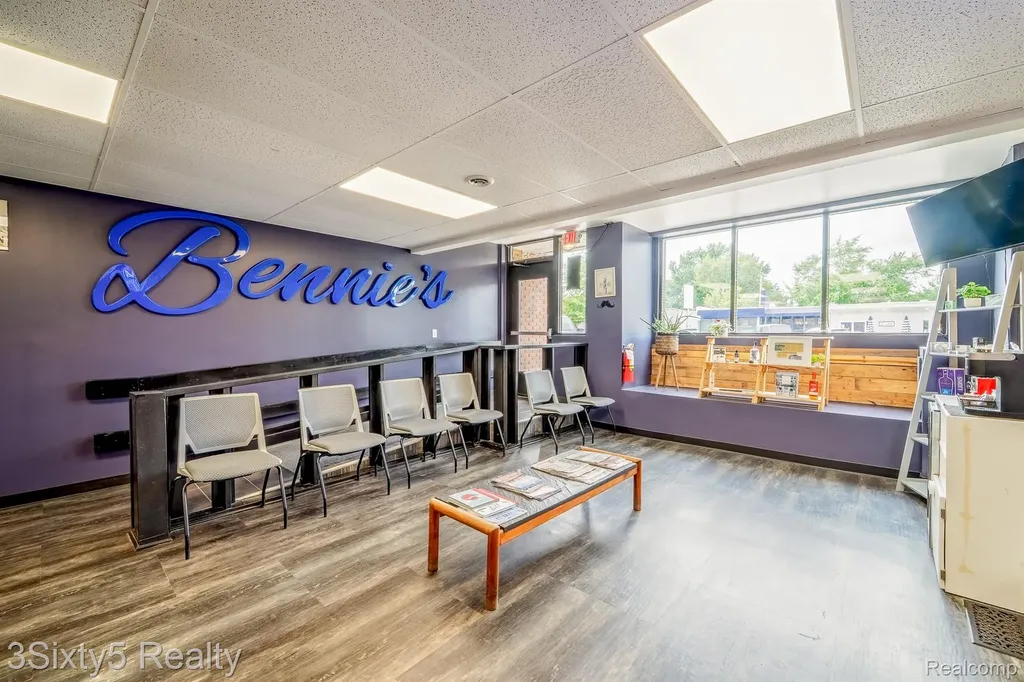 2235 West Road Trenton City MI 48183