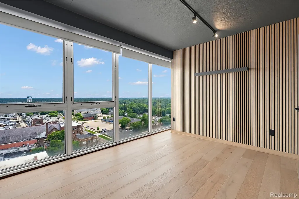 432 S Washington Avenue Royal Oak City MI 48067