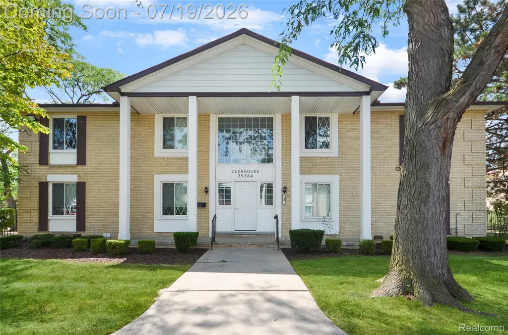 29257 Hayes Road Warren City MI 48088
