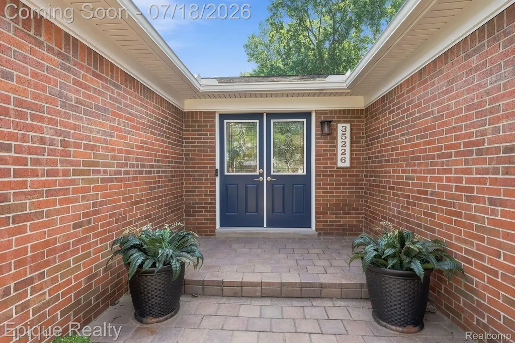 35226 Collingwood Drive Sterling Heights City MI 48312