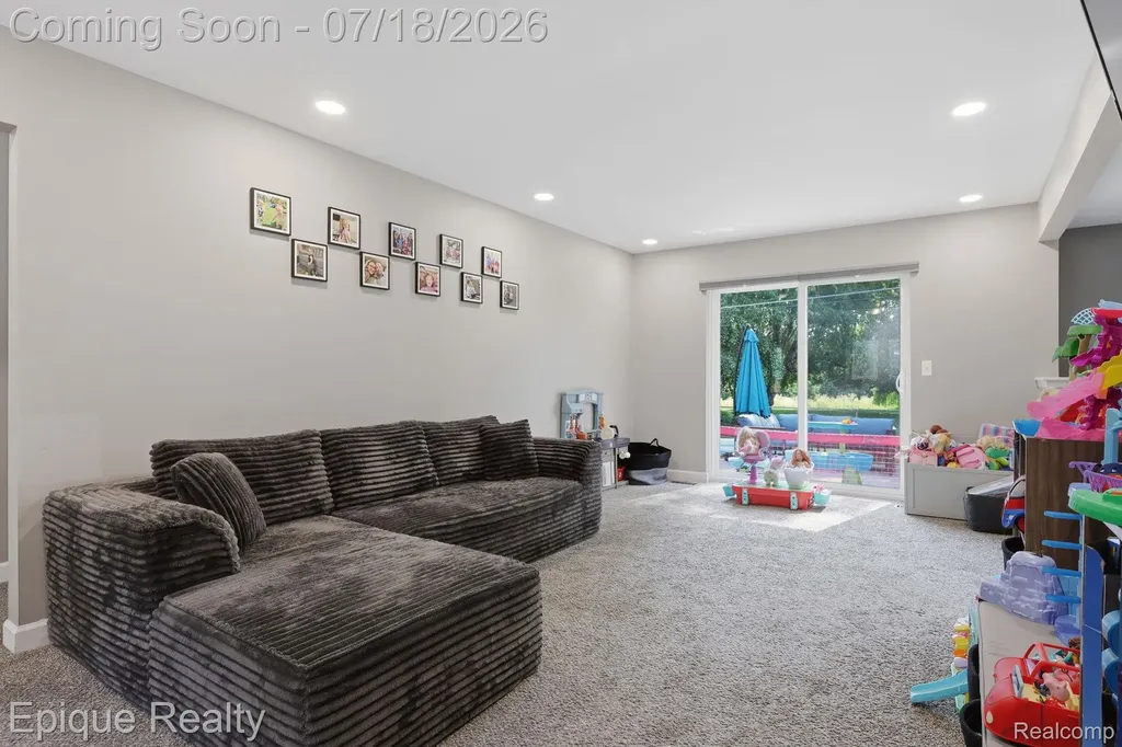 35226 Collingwood Drive Sterling Heights City MI 48312