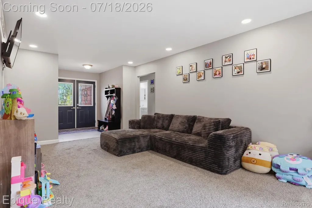 35226 Collingwood Drive Sterling Heights City MI 48312