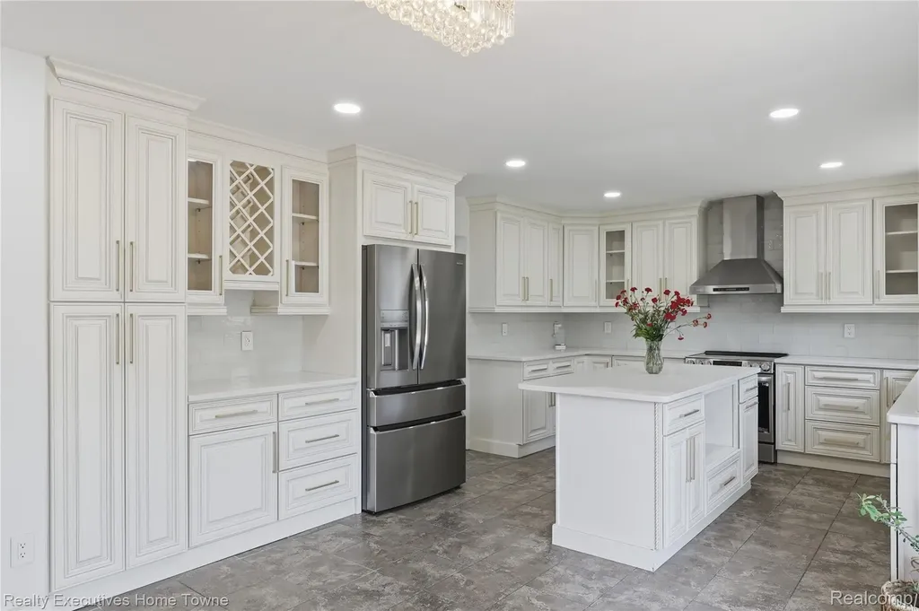 38206 Brook Drive Sterling Heights City MI 48312