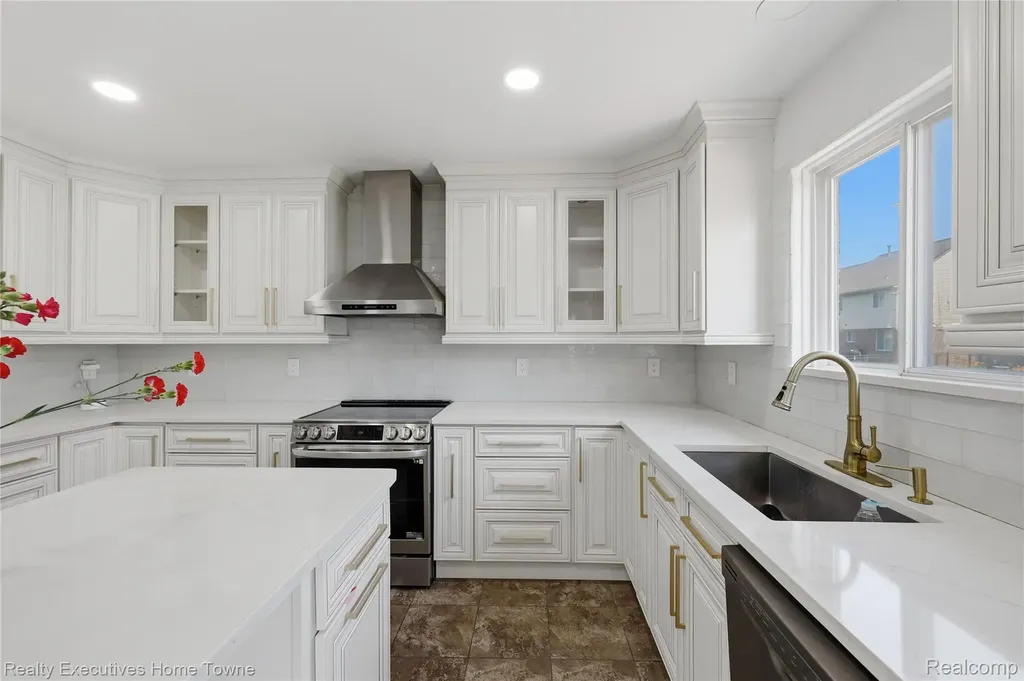 38206 Brook Drive Sterling Heights City MI 48312