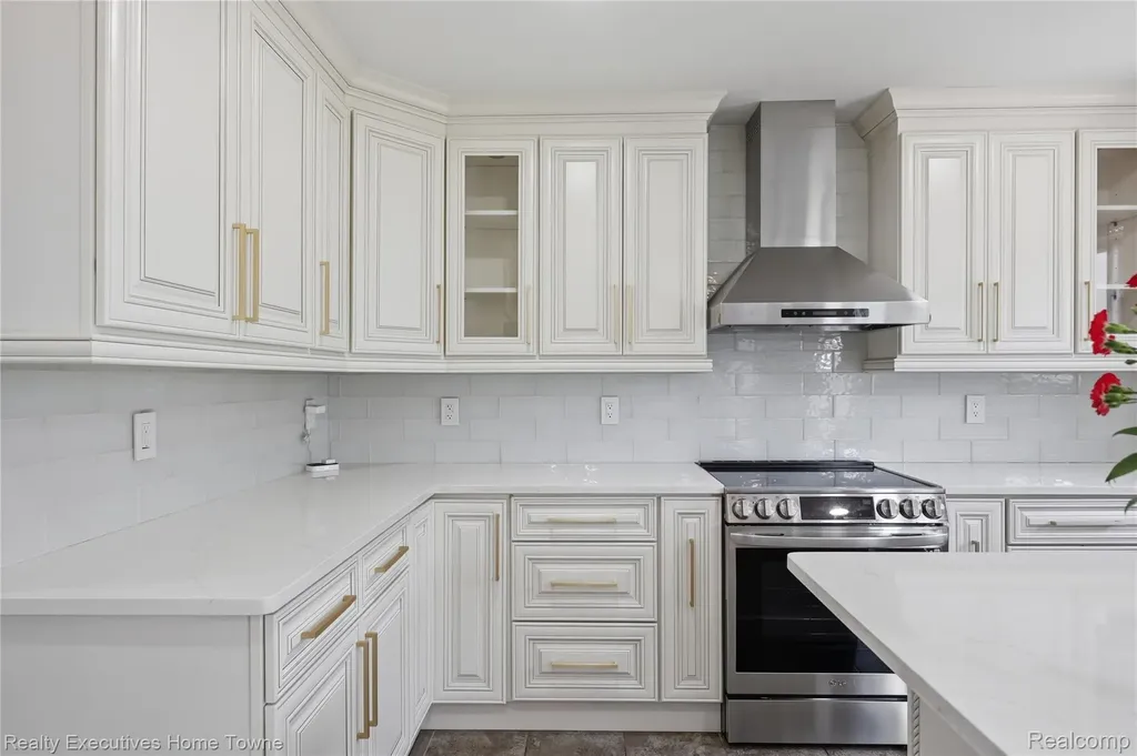 38206 Brook Drive Sterling Heights City MI 48312