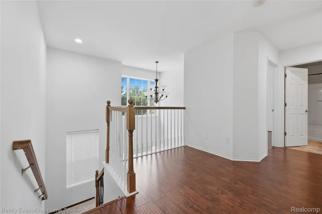 38206 Brook Drive Sterling Heights City MI 48312