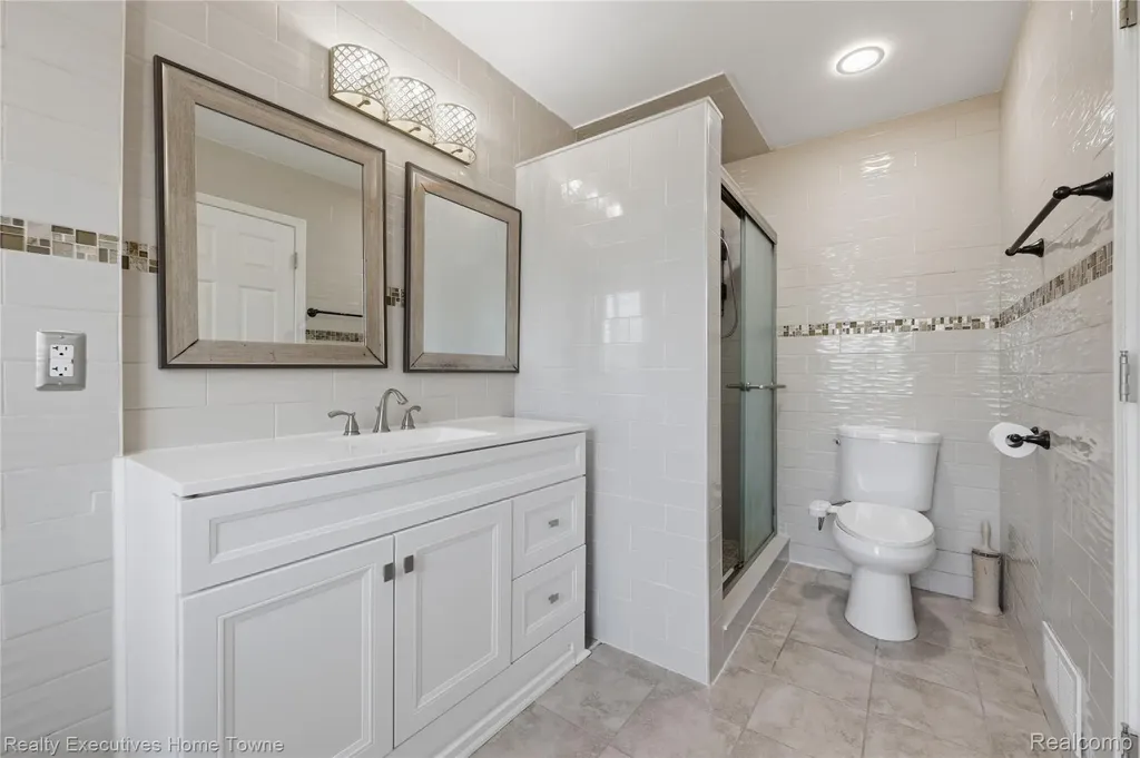 38206 Brook Drive Sterling Heights City MI 48312
