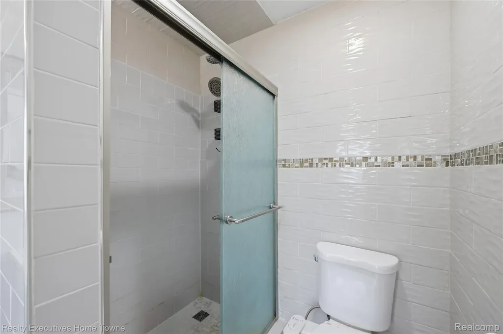 38206 Brook Drive Sterling Heights City MI 48312
