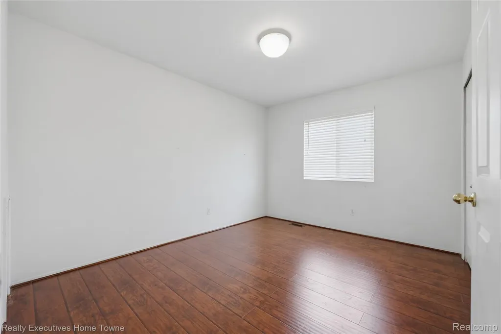 38206 Brook Drive Sterling Heights City MI 48312