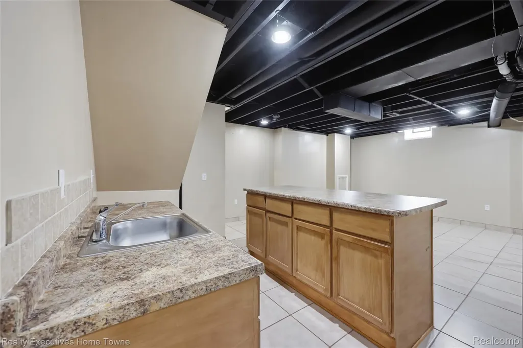 38206 Brook Drive Sterling Heights City MI 48312