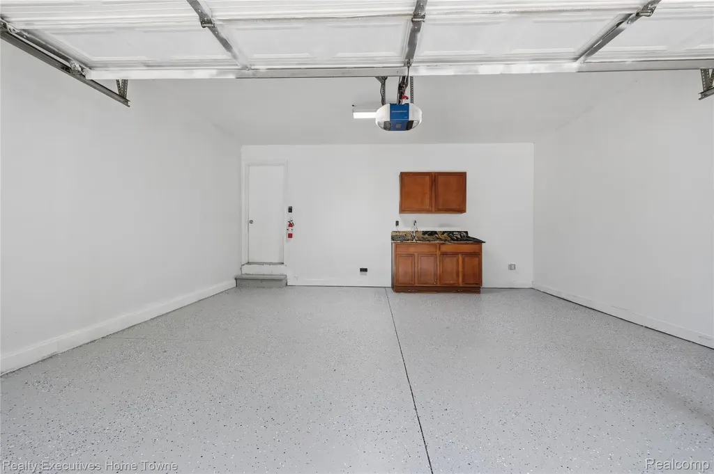 38206 Brook Drive Sterling Heights City MI 48312