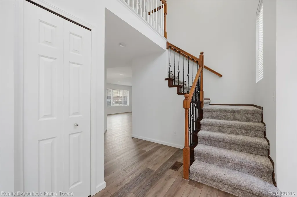 38206 Brook Drive Sterling Heights City MI 48312
