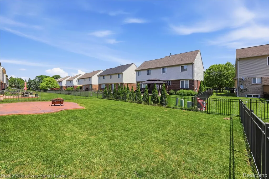 38206 Brook Drive Sterling Heights City MI 48312