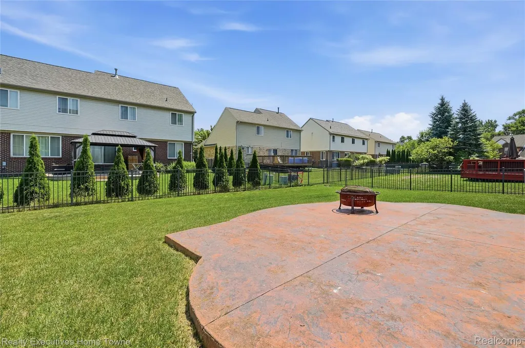 38206 Brook Drive Sterling Heights City MI 48312