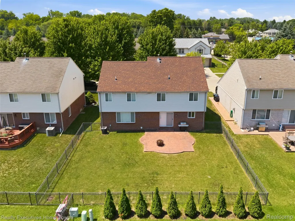 38206 Brook Drive Sterling Heights City MI 48312
