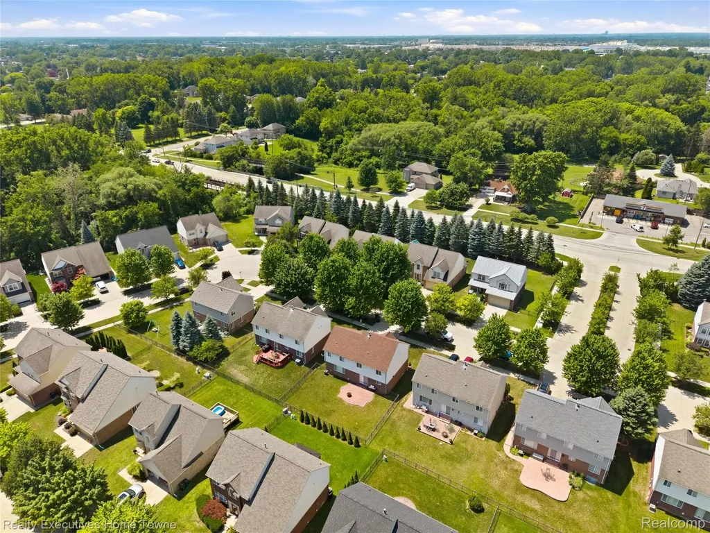 38206 Brook Drive Sterling Heights City MI 48312