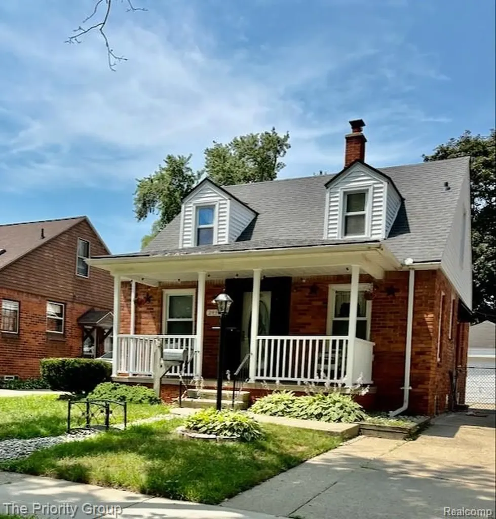 2430 Bennett Street Dearborn City MI 48124