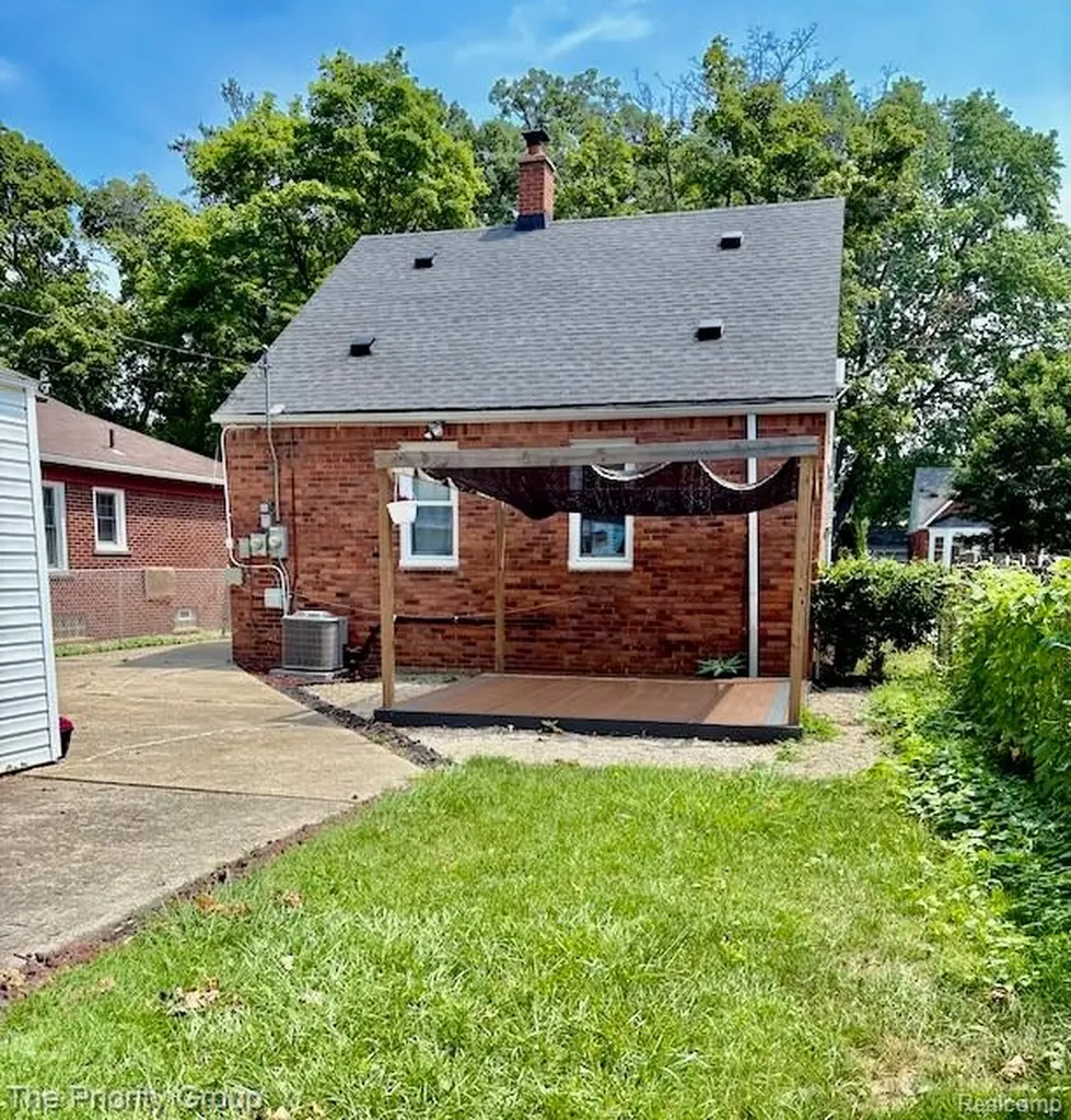 2430 Bennett Street Dearborn City MI 48124