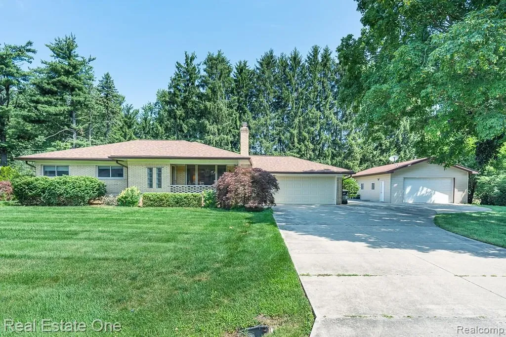 5055 Eastbrook Court Shelby Charter Township MI 48316