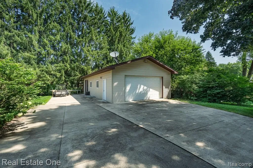 5055 Eastbrook Court Shelby Charter Township MI 48316